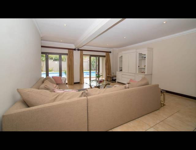 5 BEDROOM FREEHOLD FOR SALE IN LA LUCIA